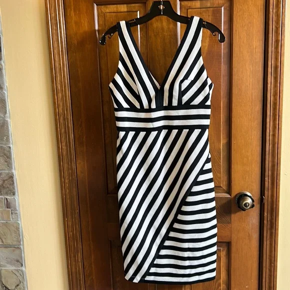 bisou bisou black and white dress Bisou XS main image 0